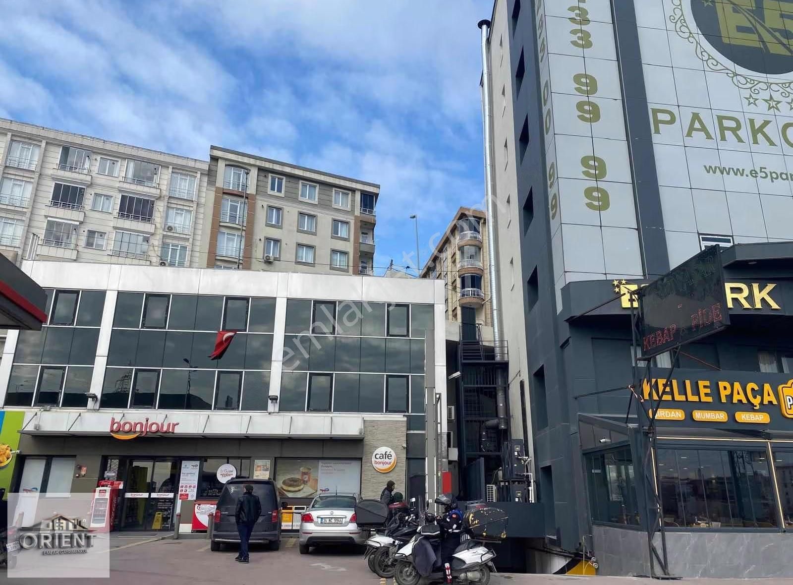 Ana Cadde Üzeri E5 Cepheli Prestijli Kiralık Dükkan - Görsel 11