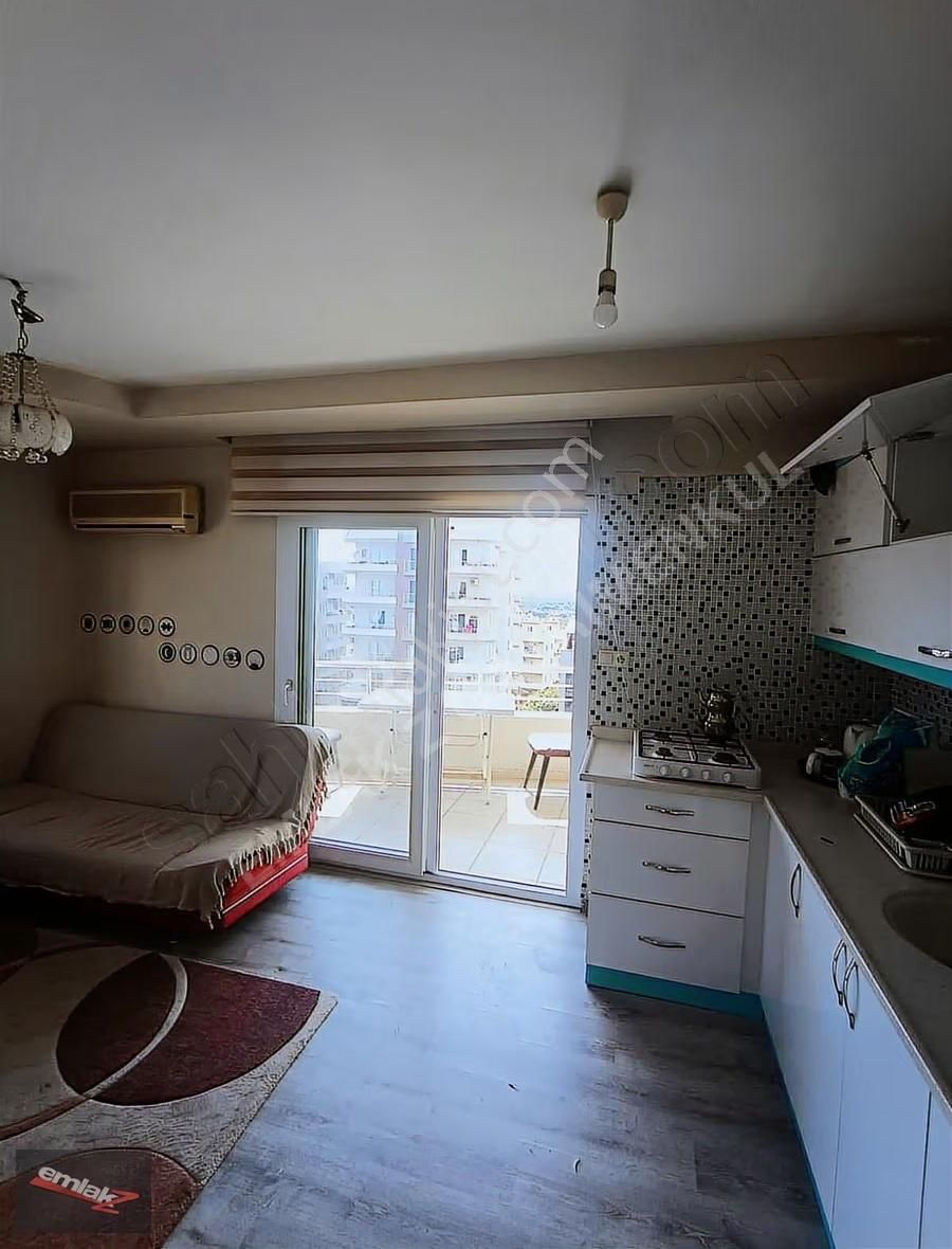 Çiftlikköy'de Satılık 1+1 Daire: 65m², Deniz Manzaralı, Eşyalı - Görsel 12
