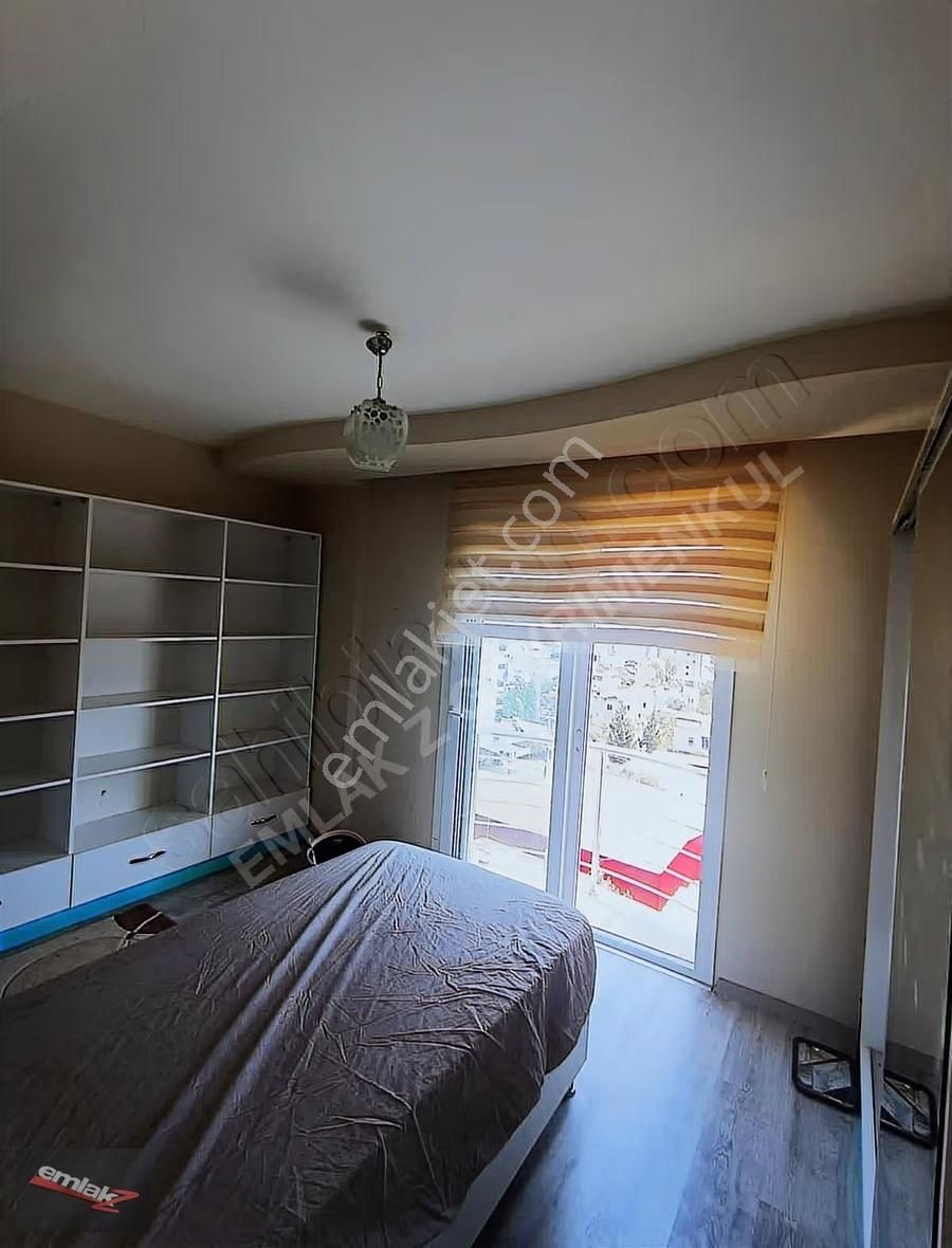 Çiftlikköy'de Satılık 1+1 Daire: 65m², Deniz Manzaralı, Eşyalı - Görsel 7