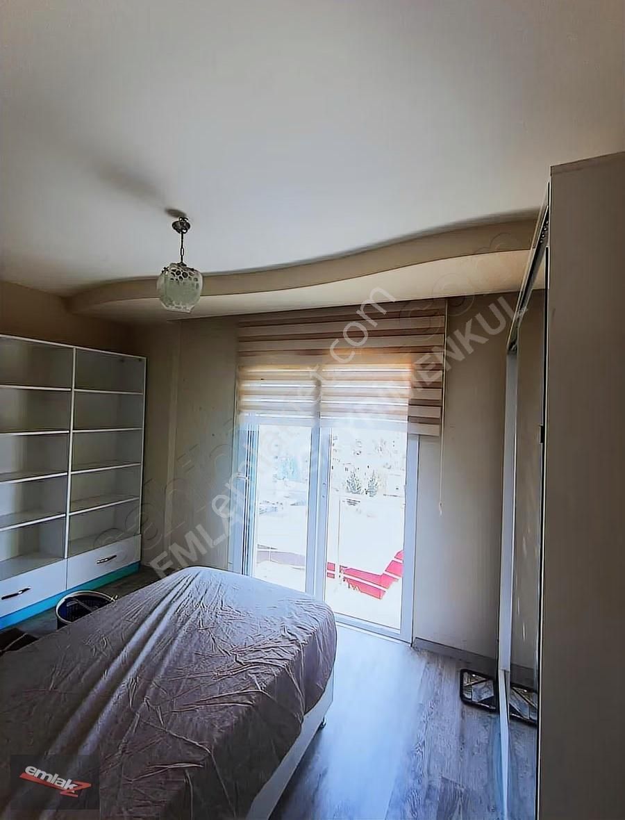 Çiftlikköy'de Satılık 1+1 Daire: 65m², Deniz Manzaralı, Eşyalı - Görsel 9