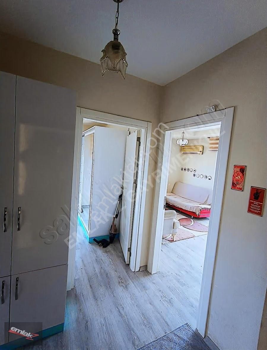 Çiftlikköy'de Satılık 1+1 Daire: 65m², Deniz Manzaralı, Eşyalı - Görsel 11