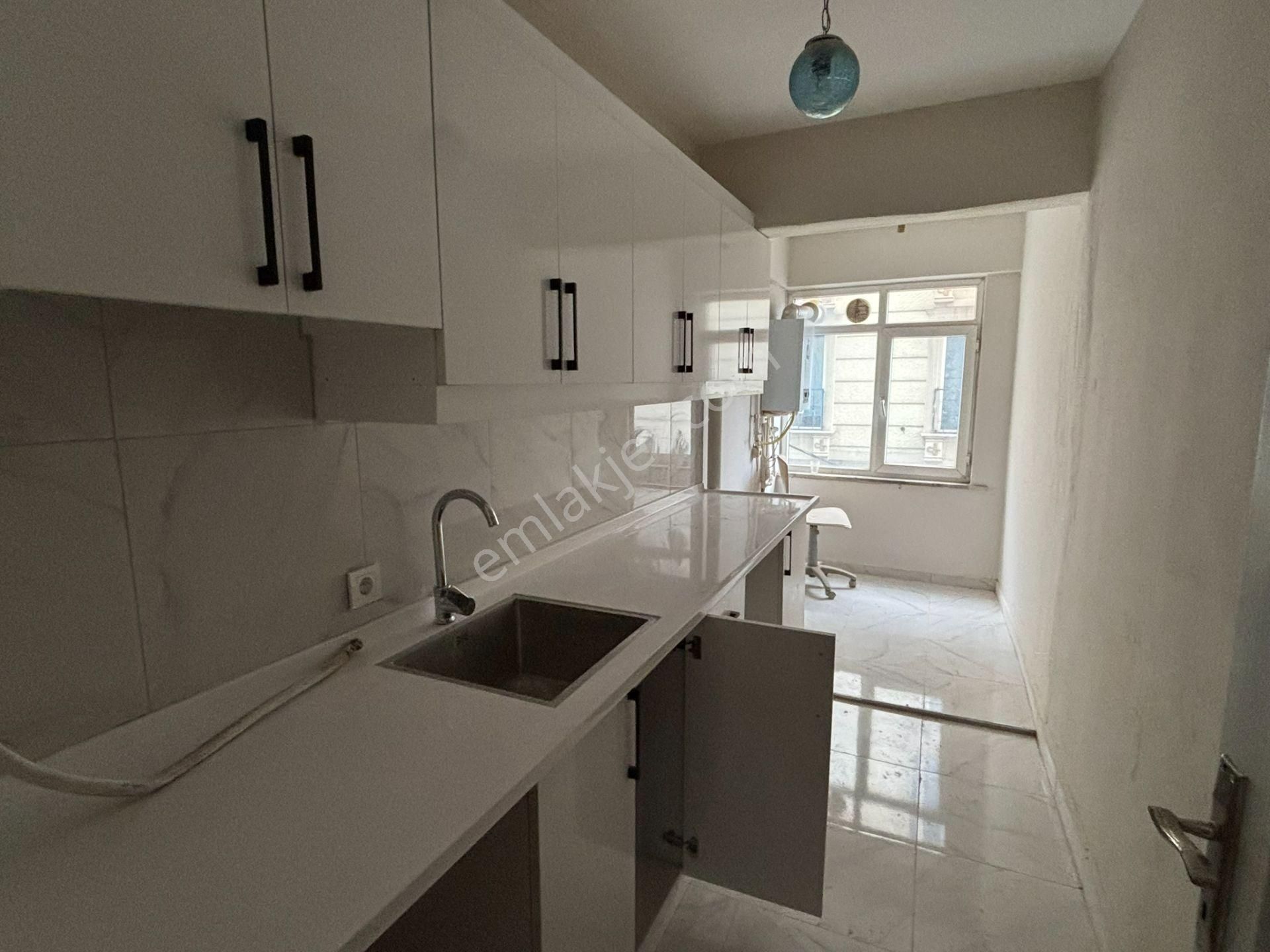 Gülbahar Mahallesinde Kiralık 2+1 Daire