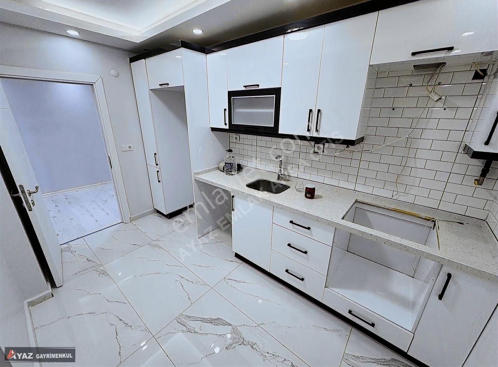 Ayaz Emlak'tan Muhsin Yazıcıoğlu Caddesi Cephe Köşe Başı Ara Kat - Görsel 24