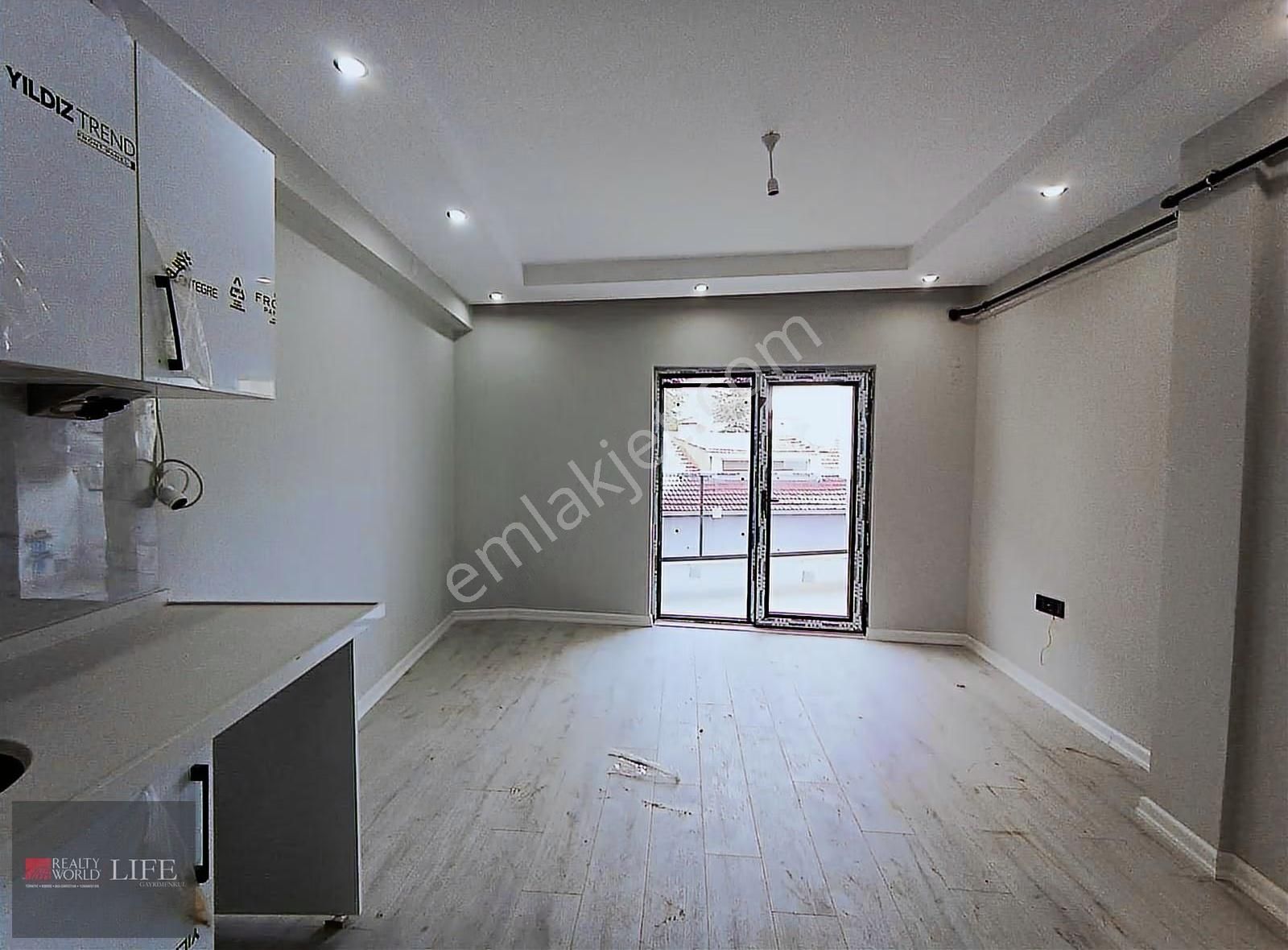 Rw Life // Şirintepe Mh.iletişim Kapısı Yakını Satılık 1+1 Daire - Görsel 2