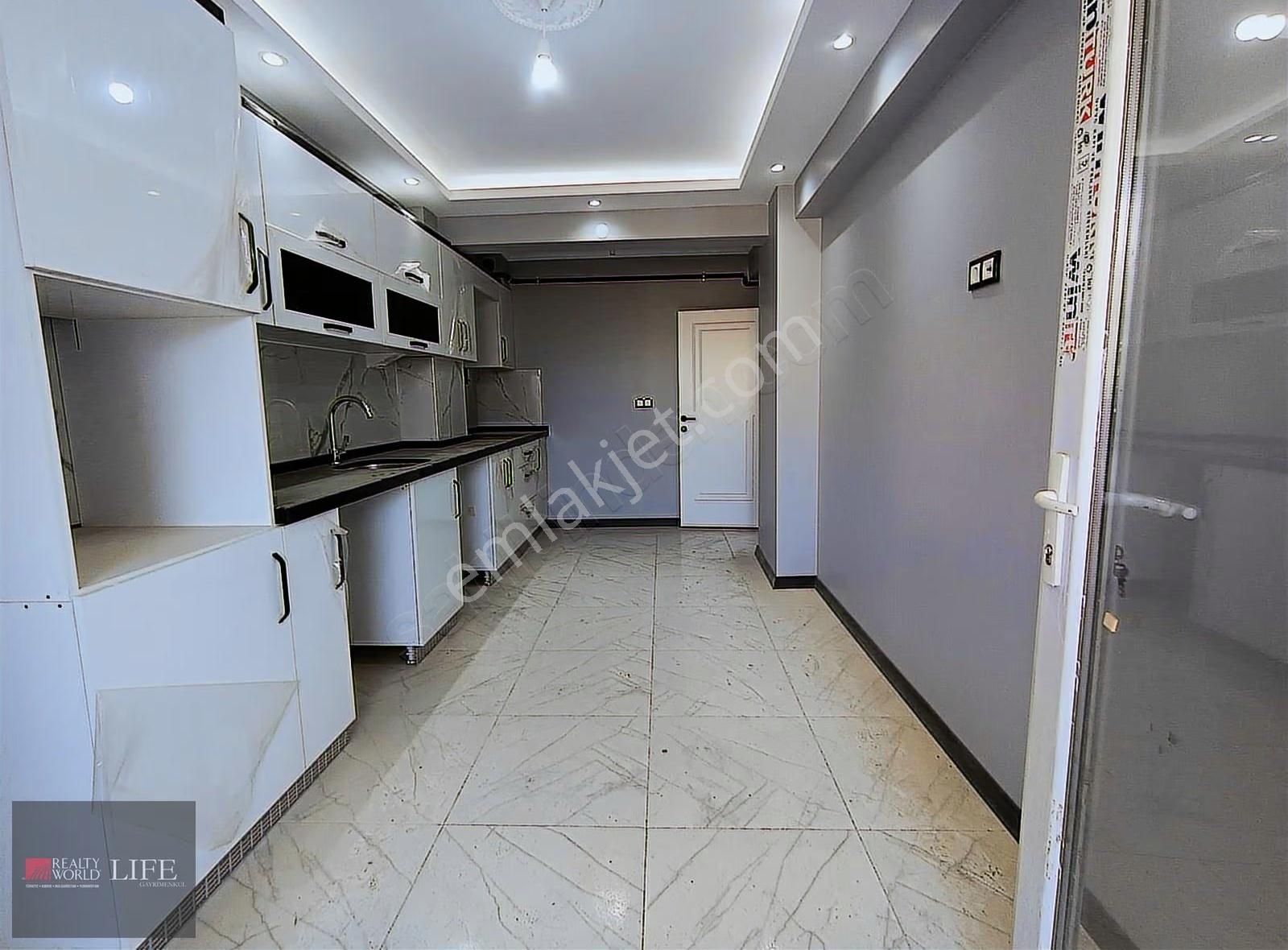 Rw Life // 71 Evler Mh.kafkas Cad.yakını Satılık 3+1 Daire - Görsel 8