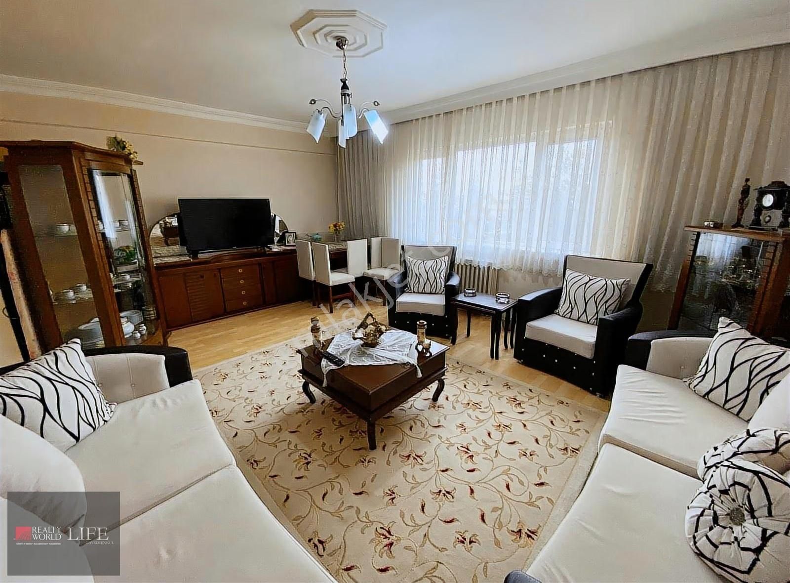 Rw Lıfe// Osmangazi Mh Basın Şehitleri Cd Üzerinde Satılık 2+1