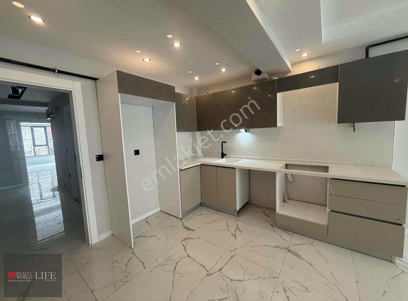 Rw Lıfe // Ertuğrulgazi Mah.tapu Karşısı 100m2 2+1 Satılık Daire - Görsel 4