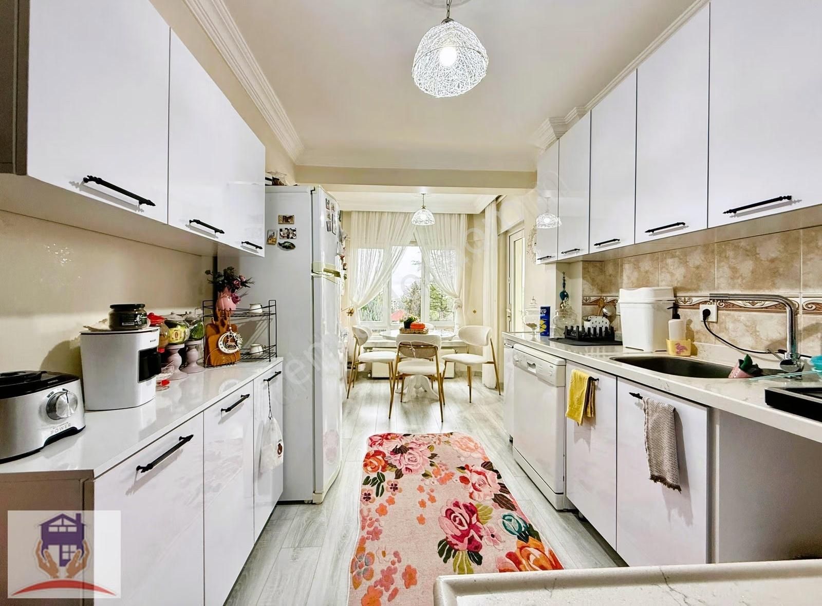 Vadim Emlak'tan Kat Konumunda Site İçi 2 Bolkonlu Yapılı Daire