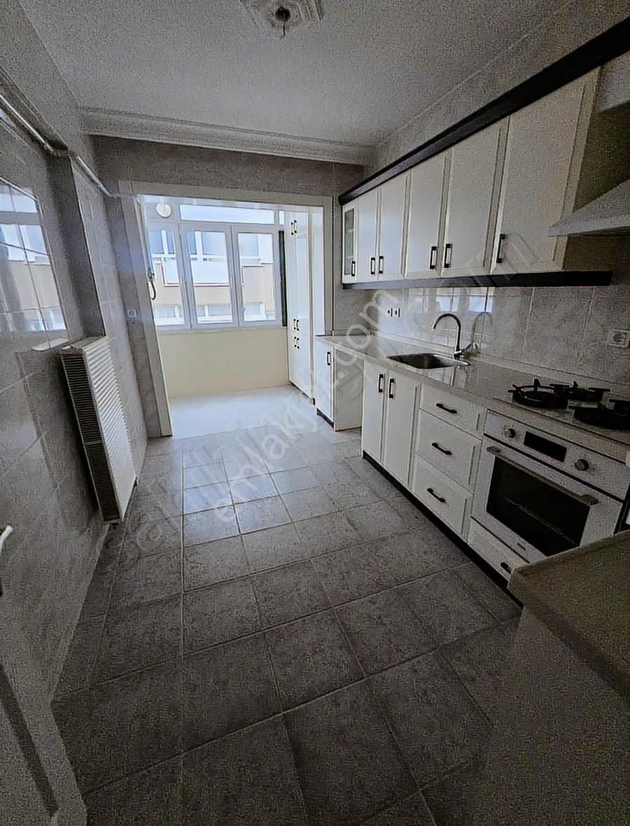 Tire Fatih Mh.3+1 Doğalgazlı Bulvar Üstünde Kiralık Daire - Görsel 3