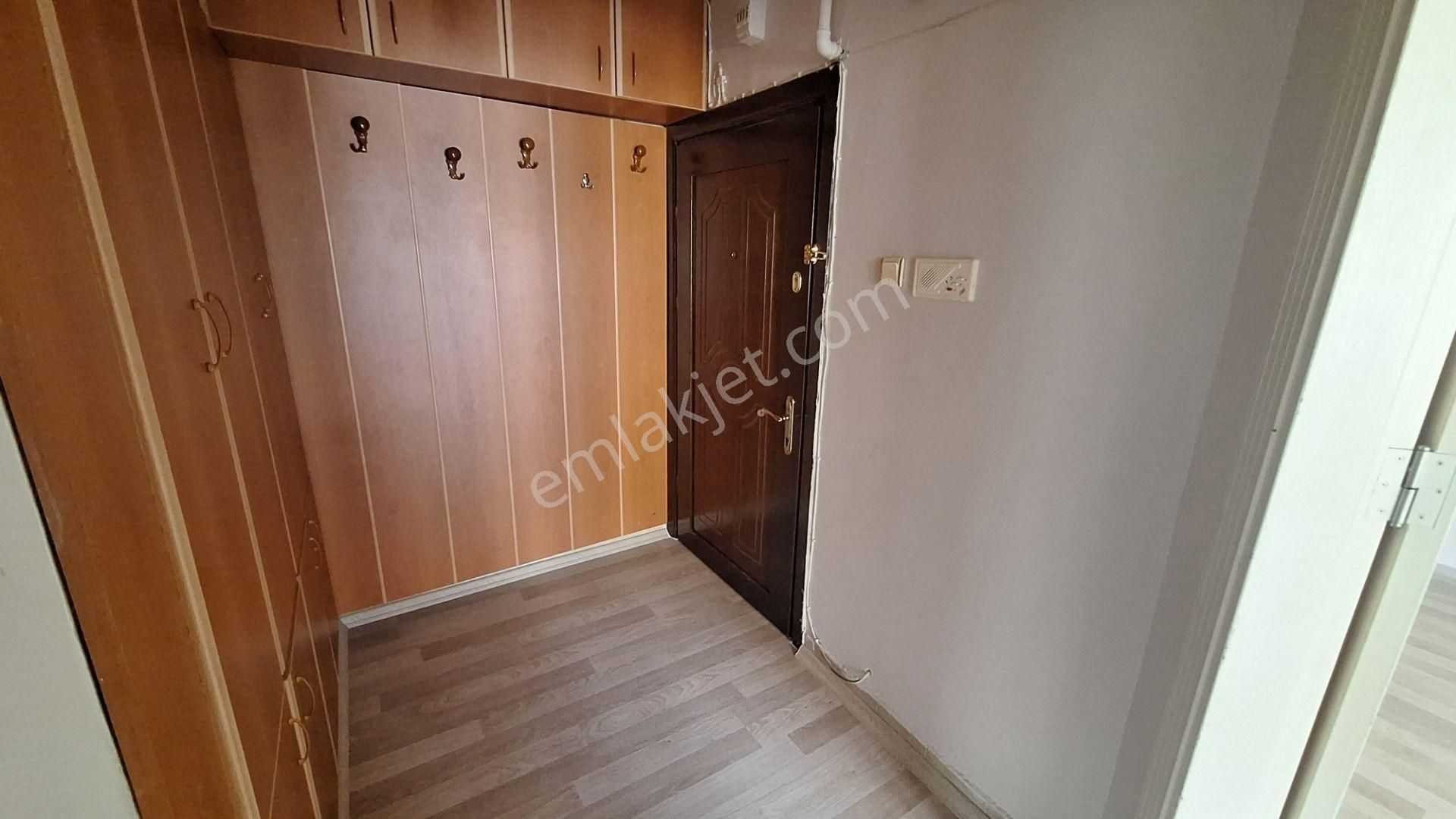Century 21 Vizyon'dan Akarbaşı Mah.de Kiralık 2+1 Daire - Görsel 4
