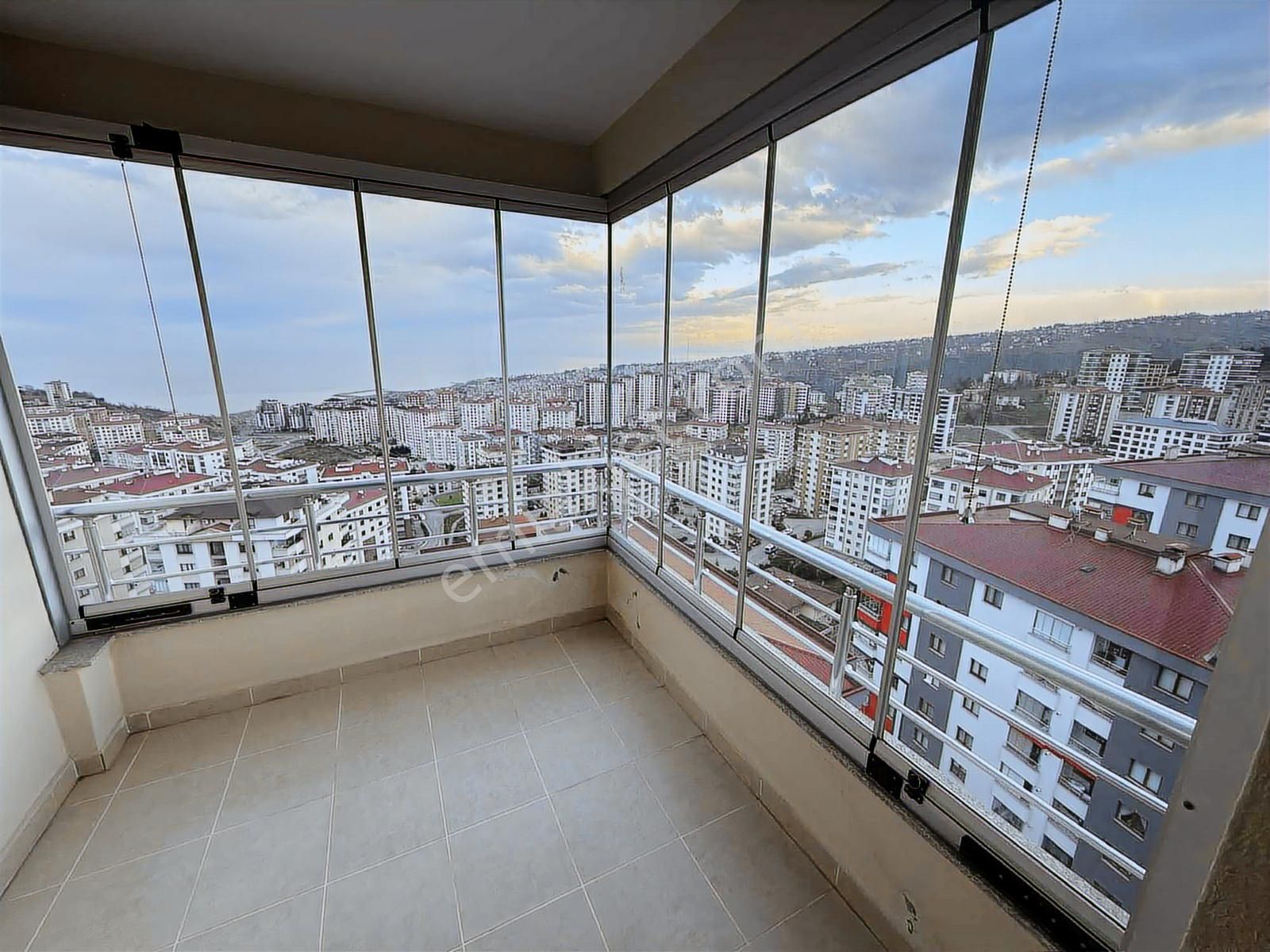 Trabzon Çukurçayırda Manzaralı Daire - Görsel 19