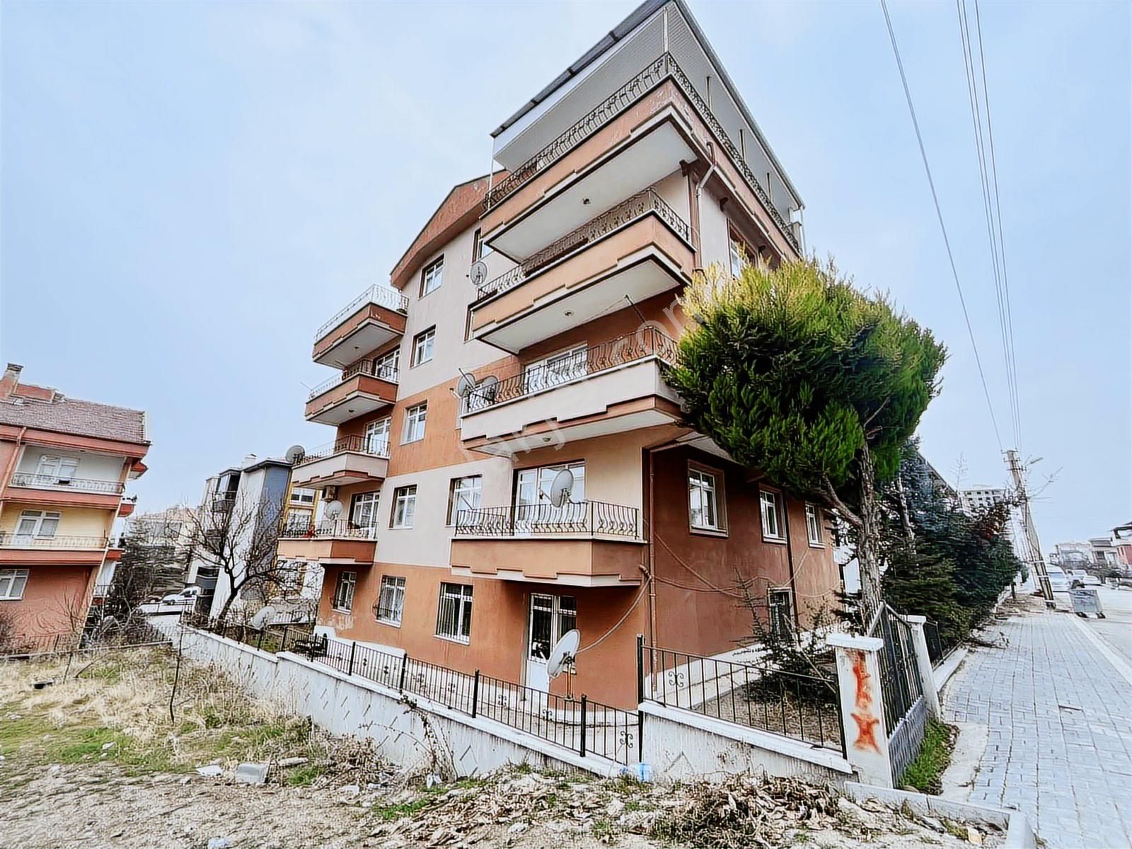 Şehitlik Mahallesinde 3+1 Giriş Katı Daire