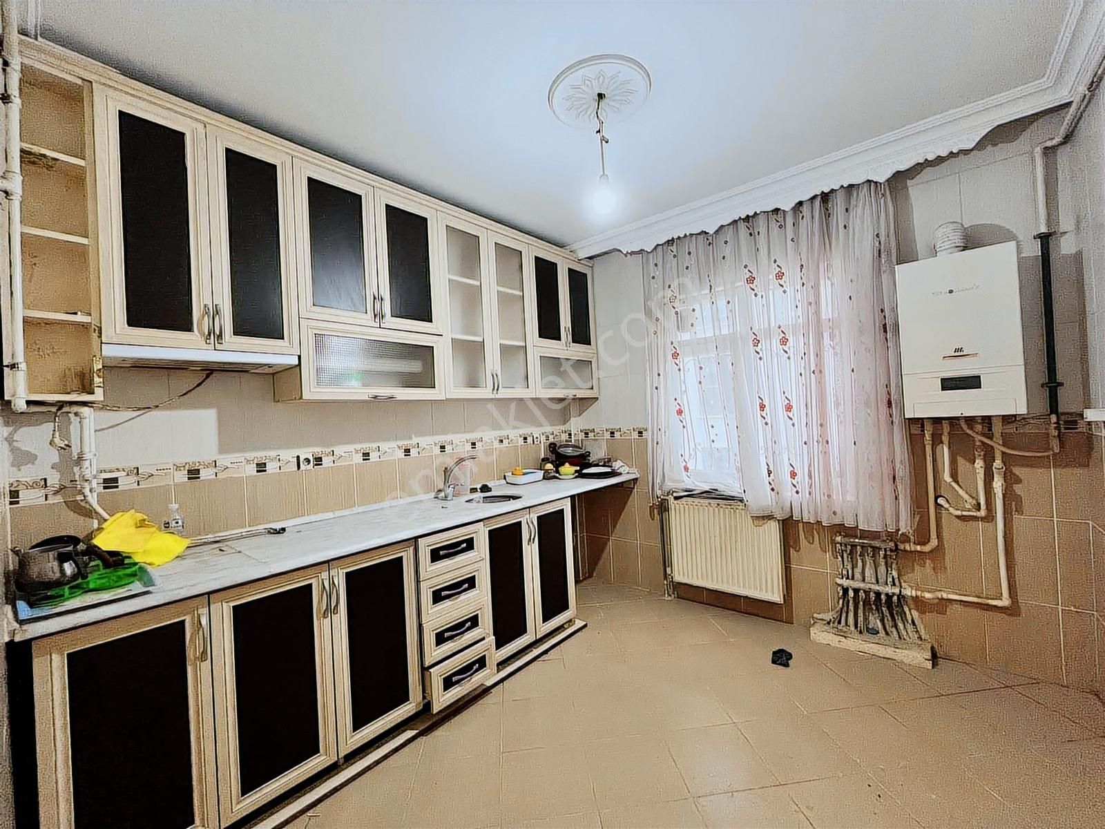 Şehitlik Mahallesinde 3+1 Giriş Katı Daire - Görsel 7