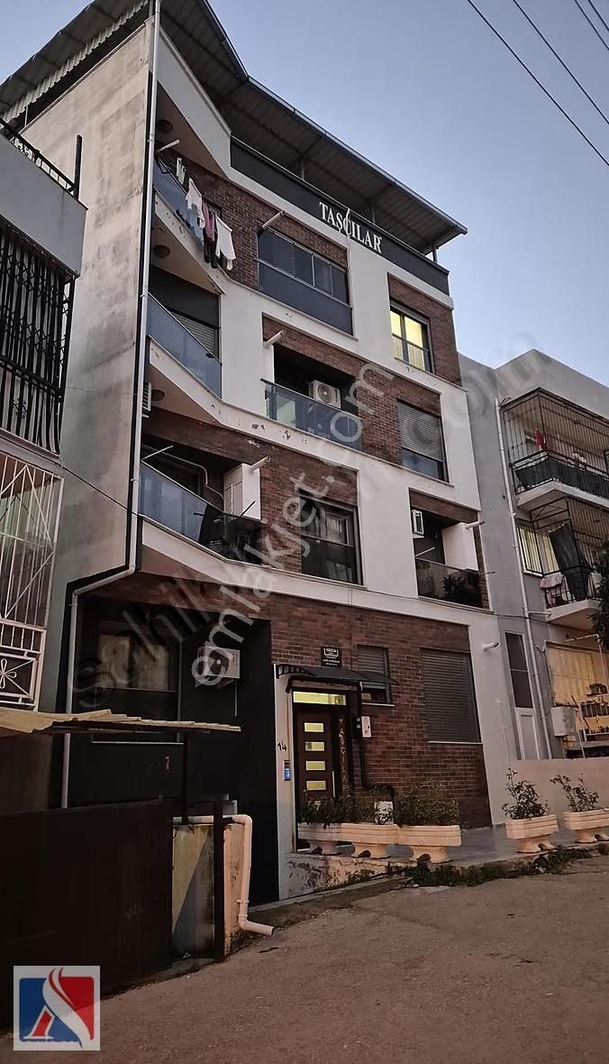 Buca Üçkuyular Kiralık 1+1 Eşyalı Otopark+yerden Isıtma+d.gazlı