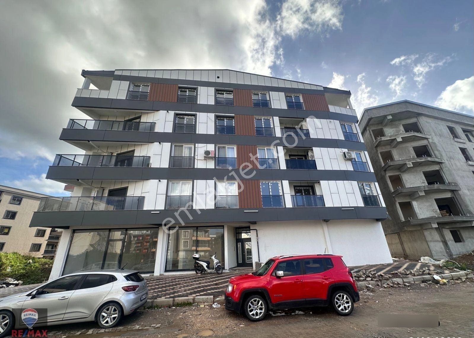 Seyrek'de Satılık Dubleks 1+1 Daire