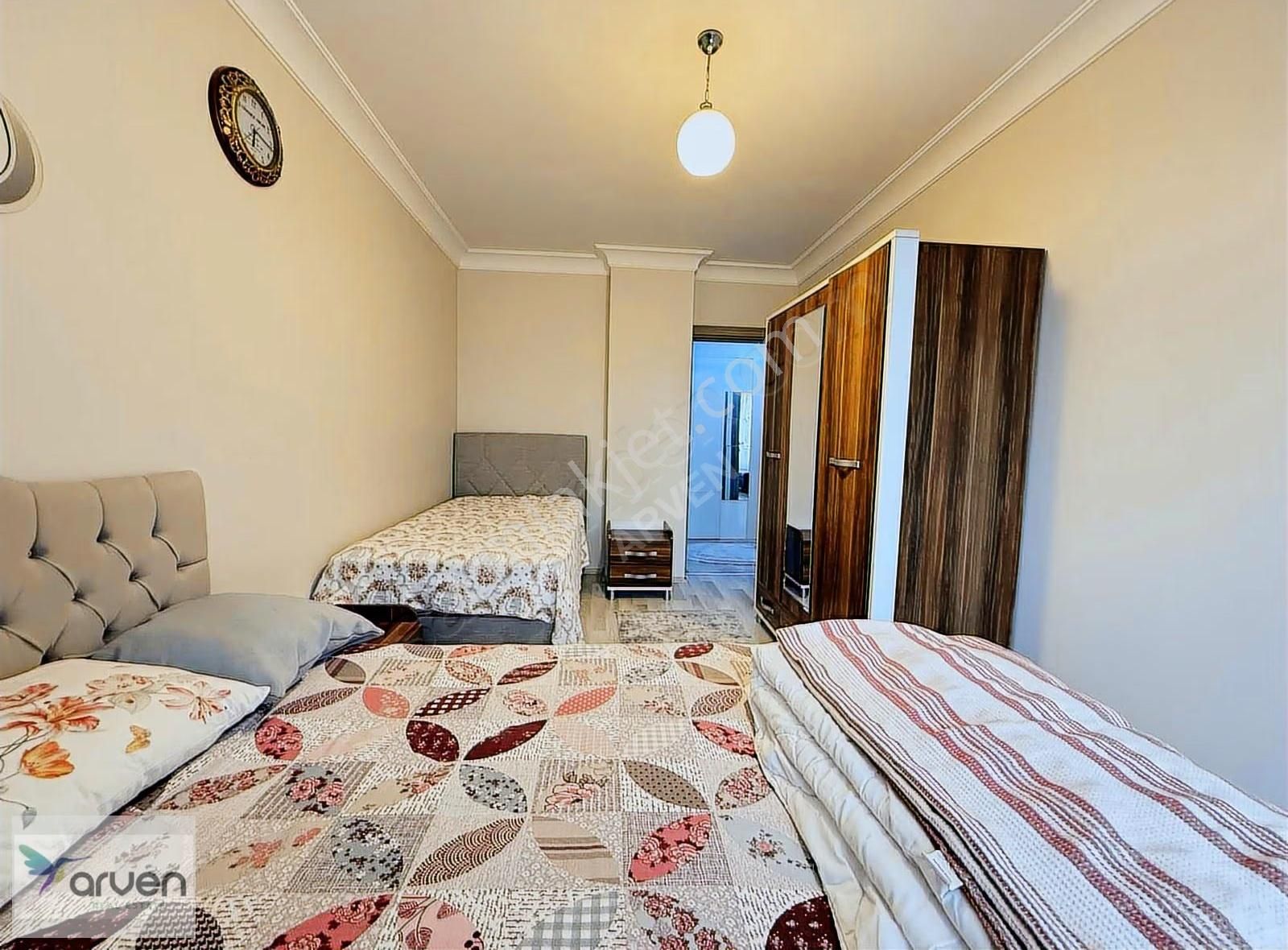 Bahçeli, Mutfak Ayrı ,eşyalı 1+1 Ve Tramvay Durağında!!! - Görsel 21