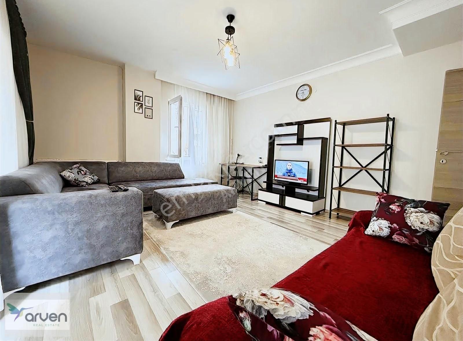 Bahçeli, Mutfak Ayrı ,eşyalı 1+1 Ve Tramvay Durağında!!! - Görsel 9