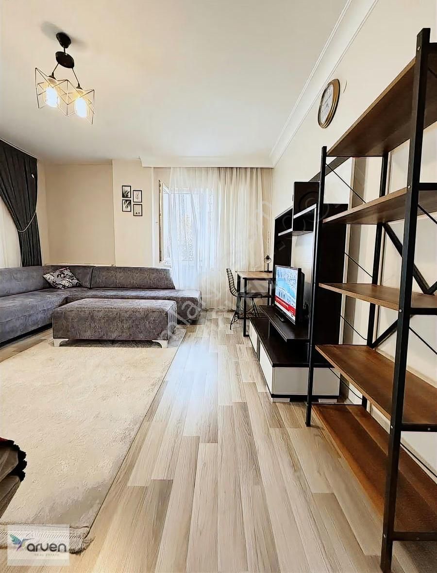 Bahçeli, Mutfak Ayrı ,eşyalı 1+1 Ve Tramvay Durağında!!! - Görsel 7