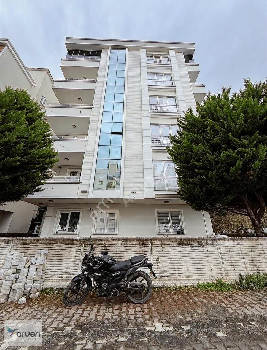 Bahçeli, Mutfak Ayrı ,eşyalı 1+1 Ve Tramvay Durağında!!! - Görsel 25