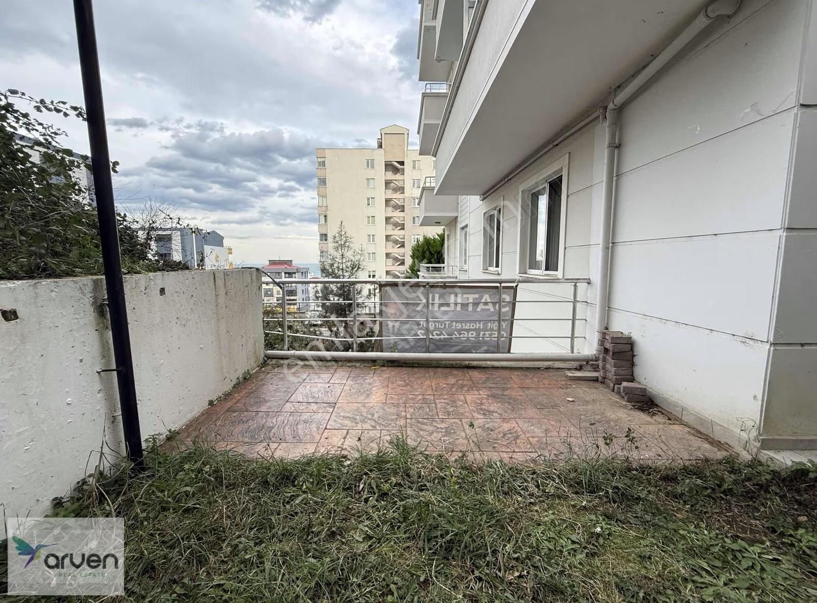 Bahçeli, Mutfak Ayrı ,eşyalı 1+1 Ve Tramvay Durağında!!! - Görsel 2