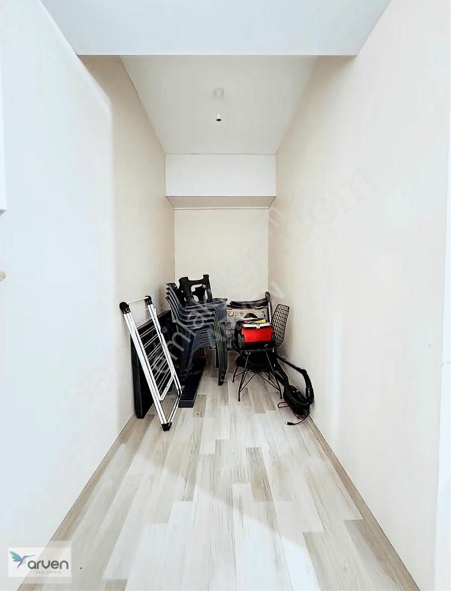 Bahçeli, Mutfak Ayrı ,eşyalı 1+1 Ve Tramvay Durağında!!! - Görsel 17