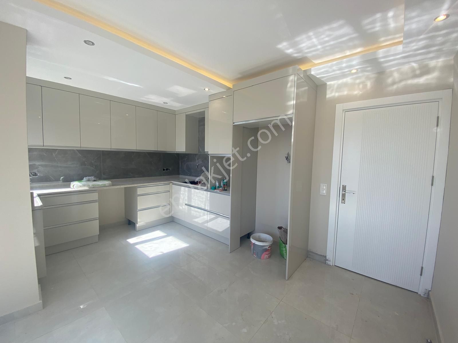 Alanya Oba Mahallesinde Kiralık Sıfır 3+1 180 M2 Dairemiz - Görsel 11