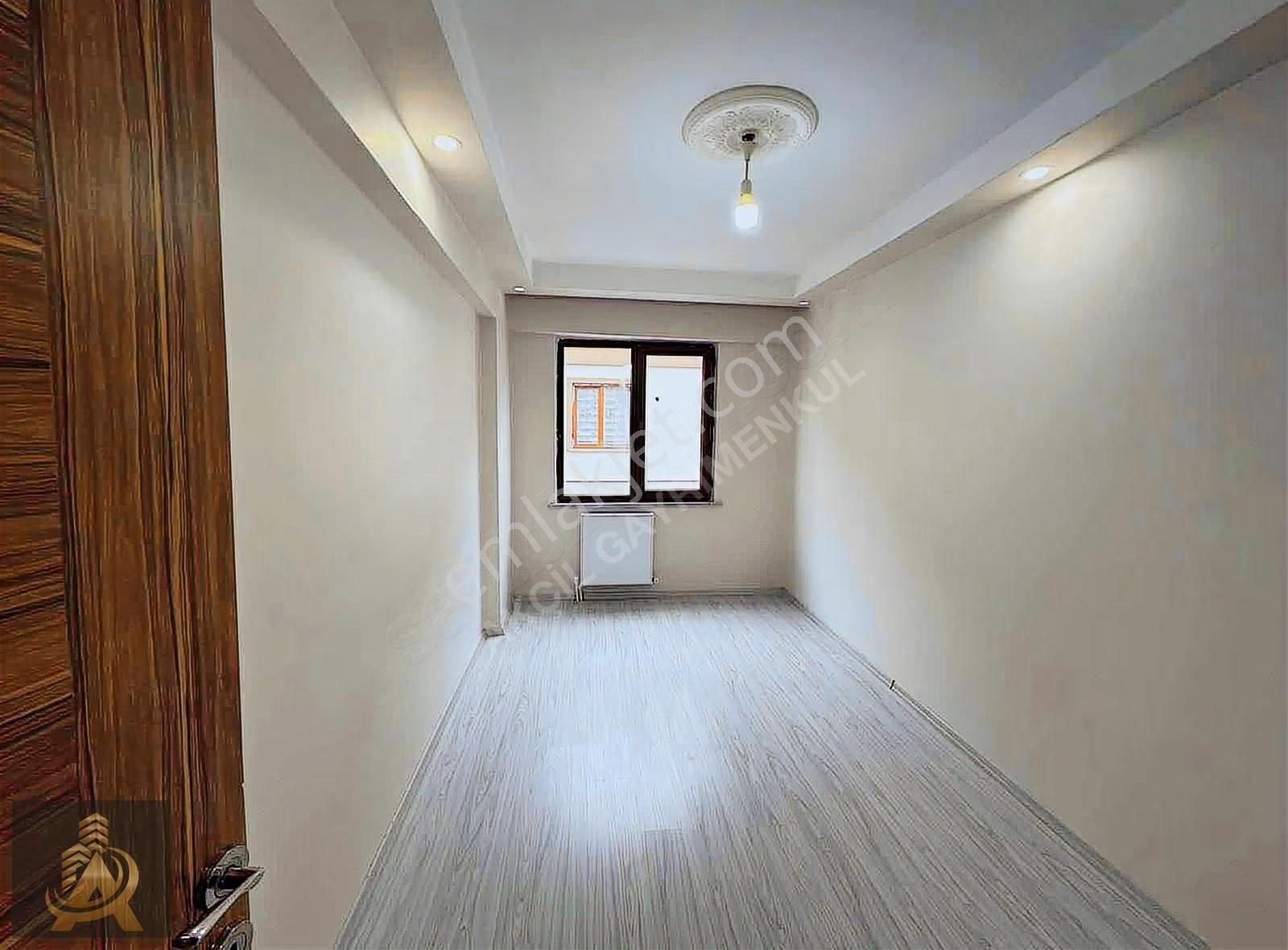 Akçil'den \ Satılık Cadde Cephe 134m2 Ara Kat İskanlı 3+1 Daire - Görsel 10