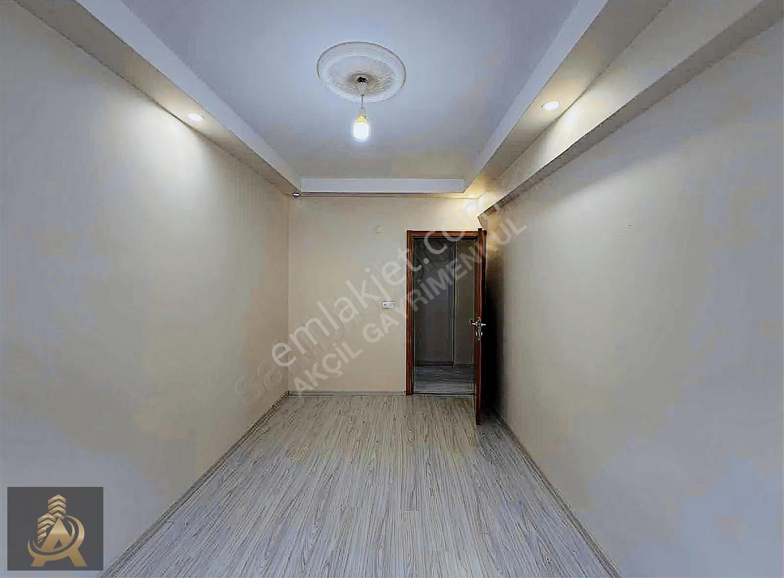 Akçil'den \ Satılık Cadde Cephe 134m2 Ara Kat İskanlı 3+1 Daire - Görsel 4