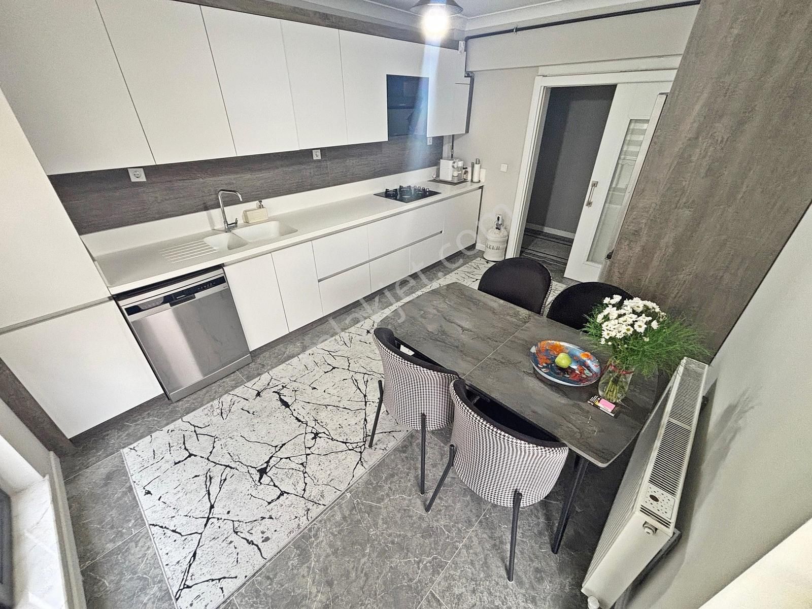 Yuvam'dan E.banyolu Giyinme Odalı Ultra Lüks 3+1 Daire Fırsat!!!