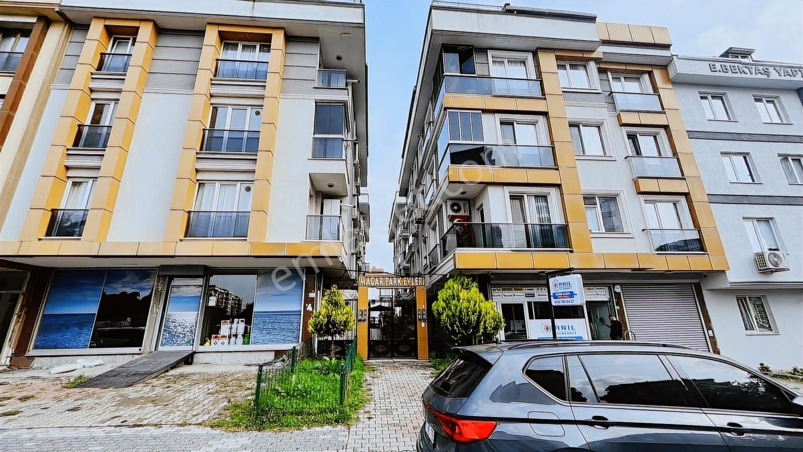 B.çekmece Ekinoba'da E-5e Yakın Satılık 2+1 Site İçi Ferah Daire