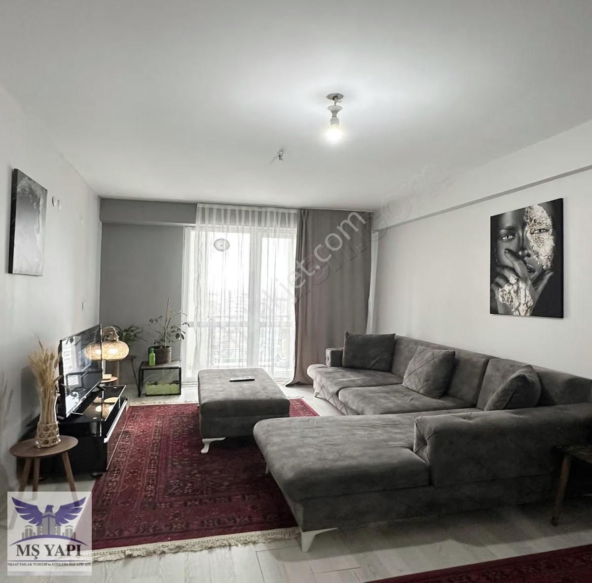 Siteiçi Metrobüse Yürüme Mesafesinde Eşyalı 1+1 Kiralık Daire