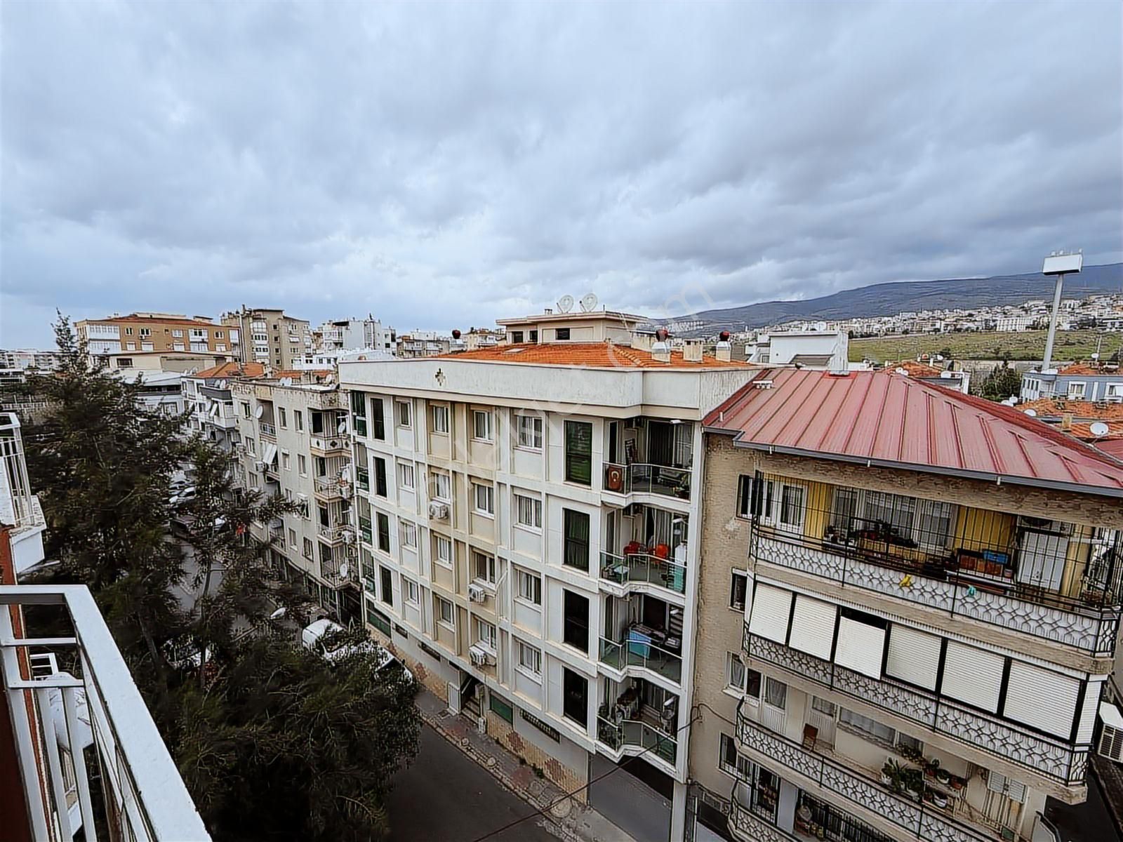 Bornova Ergene Mahallesi'nde Kiralık 3+1 Daire - Görsel 17