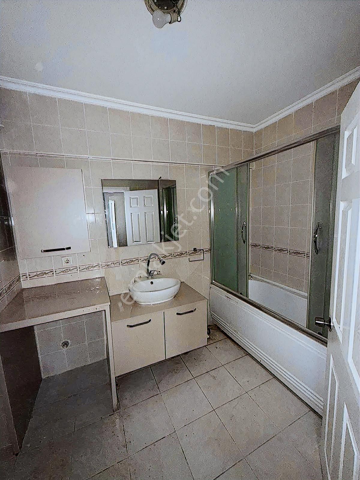 Akkaya İnşatan 3+1-e.banyolu-otopark Güvenlik Emsalerimden Uygun - Görsel 24