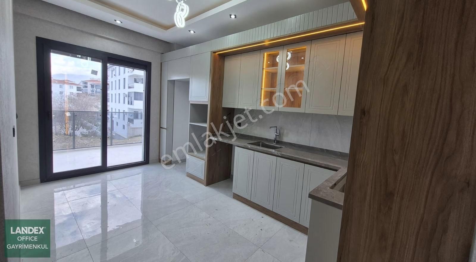 Şemiklerde Sıfır 3+1 Ebeveyn Banyo Kapalı Otopark Satılık Daire - Görsel 2