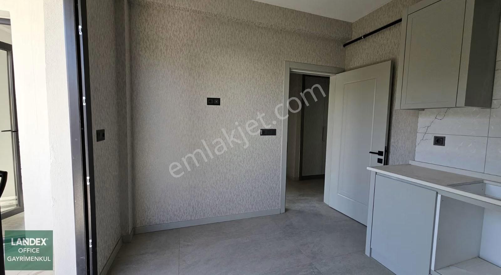 Şemiklerde Sıfır 2+1 Giyinme Odalı Ebeveyn Banyolu Manzaralı - Görsel 8