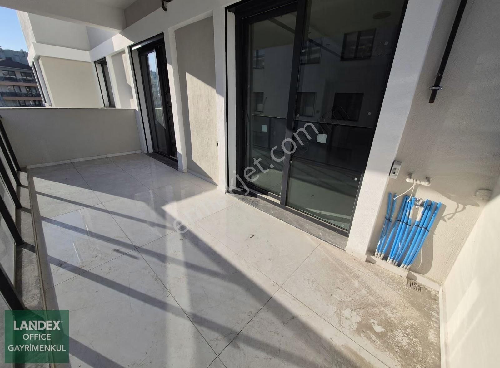 Naz Bayrakta Sıfır 2+1 130m2 K.otoparklı E.banyolu Panjurlu - Görsel 8