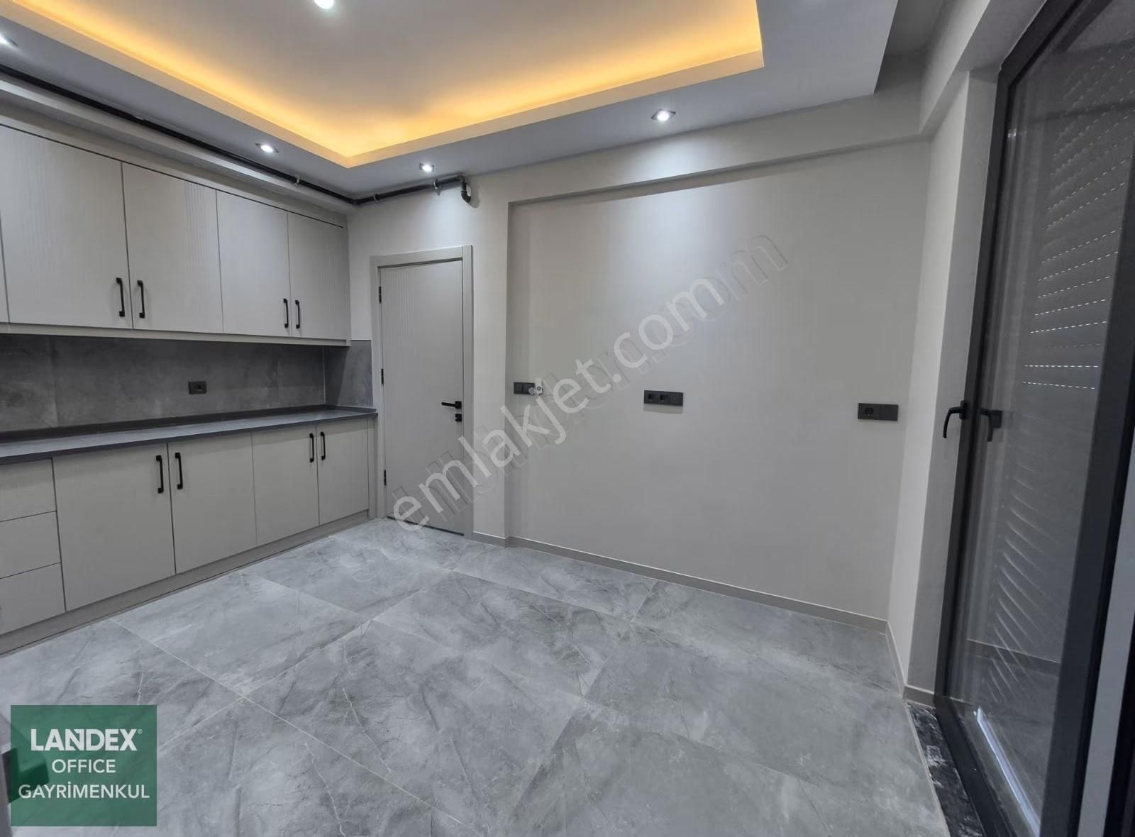 Yenişafakta Ferhatlar Yakını Sıfır 2+1 120 M2 Satılık Daire - Görsel 2