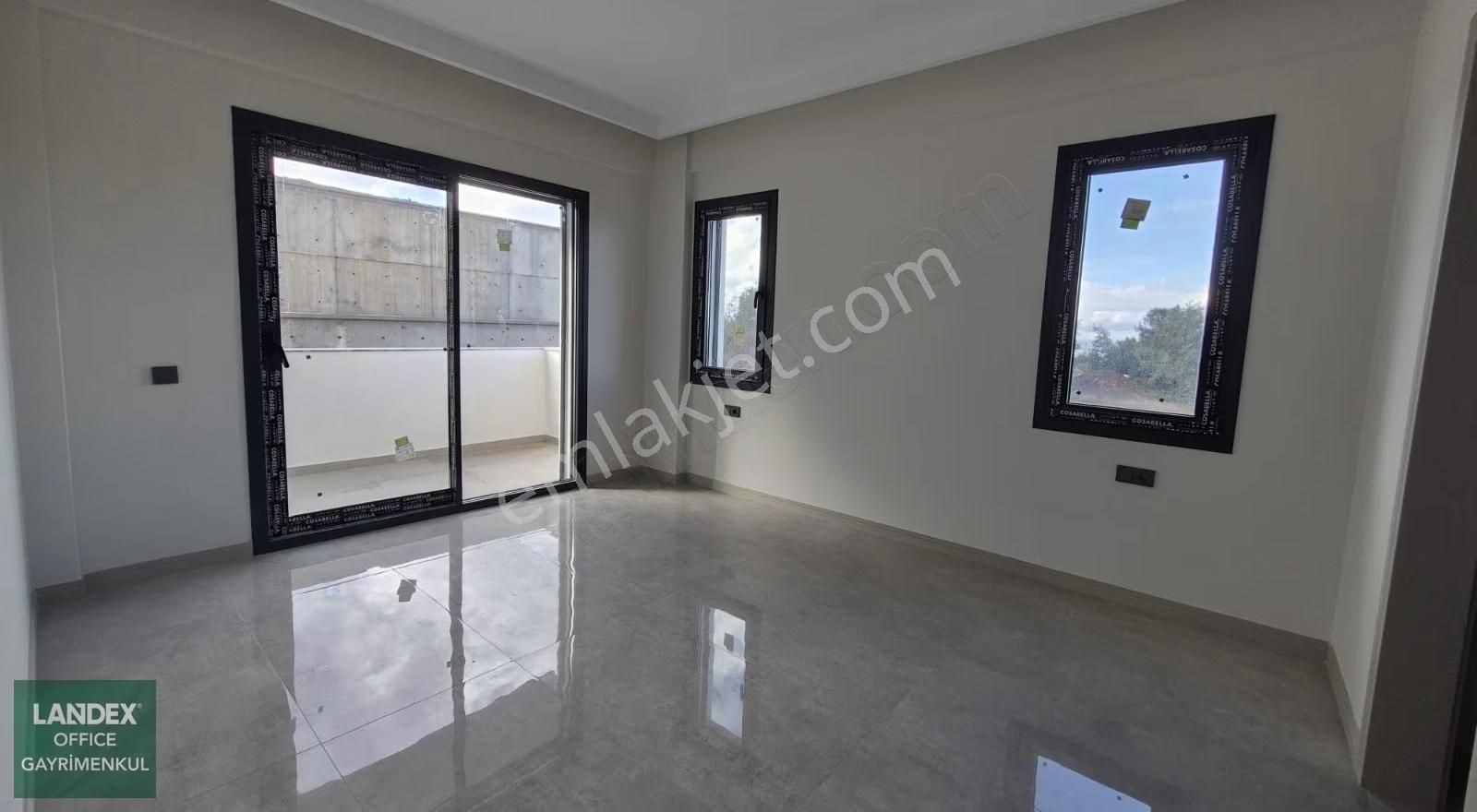 Göveçlikte Havuzlu Sitede 3,5+1 215 M2 Sıfır Satılık Daireler - Görsel 12