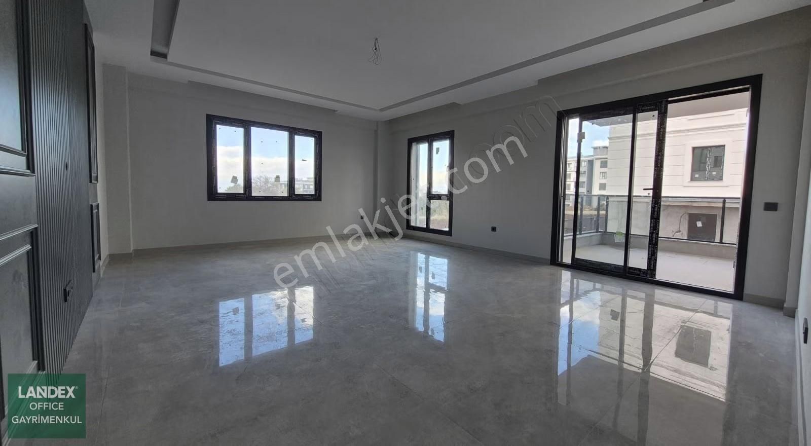 Göveçlikte Havuzlu Sitede 3,5+1 215 M2 Sıfır Satılık Daireler - Görsel 15