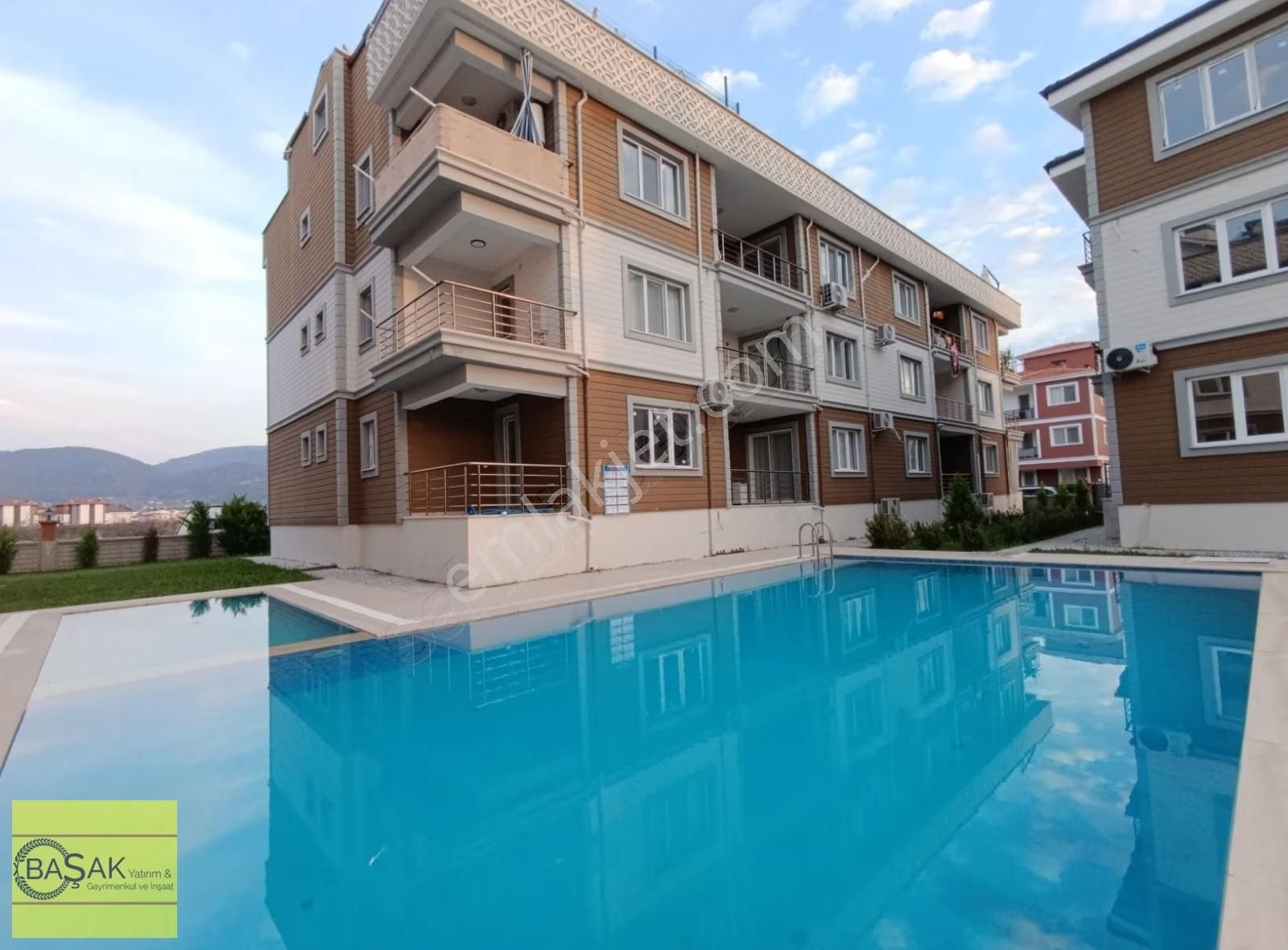 Başak'tan İskanlı Havuz Ayrı Mutfak Tadında 4+1 Ama 3+1 E Dönüşm