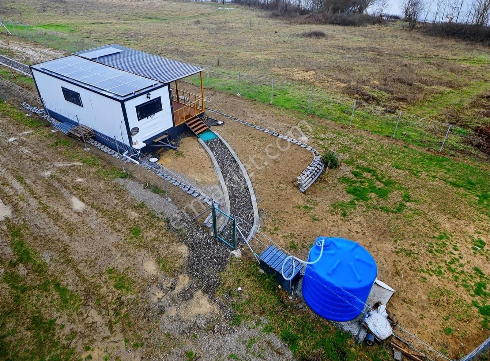 Göl Manzaralı | Ruhsatlı Konteyner Ev | Güneş Enerjili Arsa