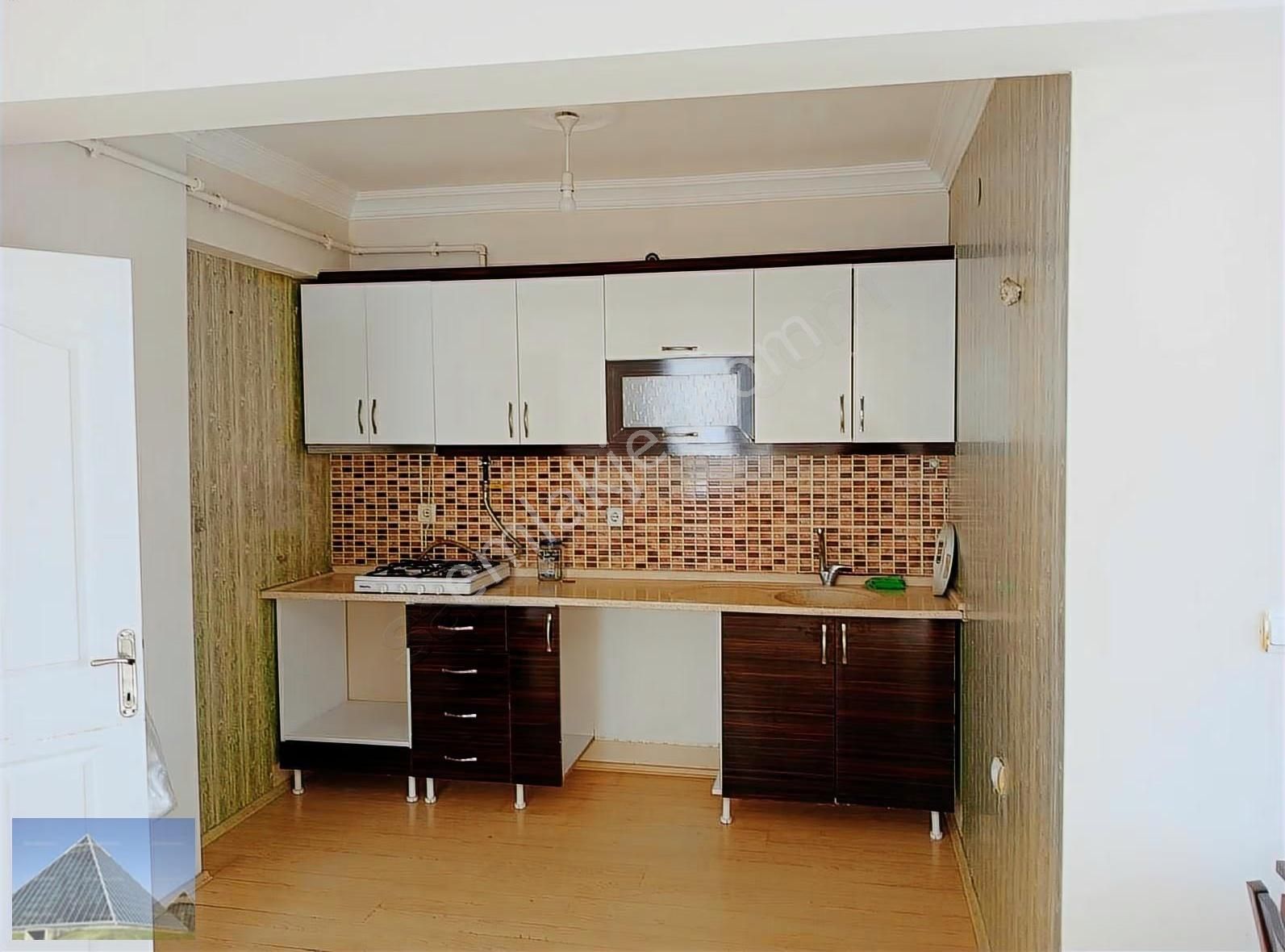 Muhittin Mahallesinde Kiralık Ara Kat 2+1 80m2 Daire - Görsel 4