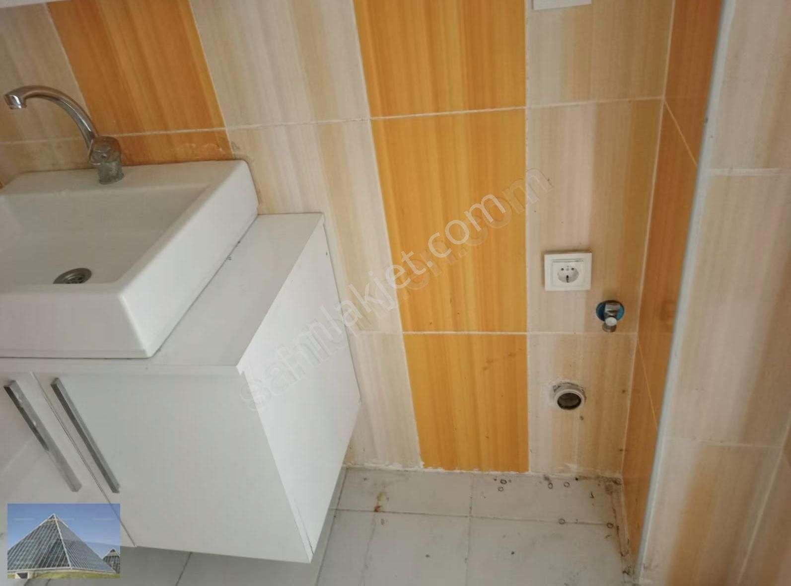 Alipaşa Mahallesi'nde Kiralık 1+1 Giriş Kat Daire - Görsel 3