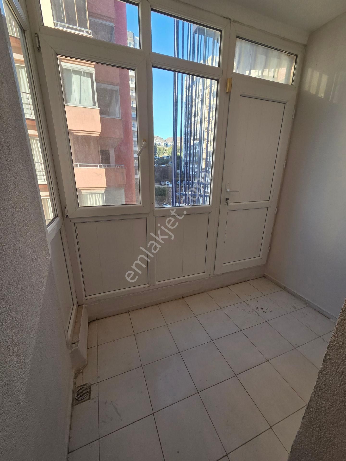 Bayraklı Yeşil Sitem Sitesinde Harika Bir Daire Sizleri Bekliyor - Görsel 19