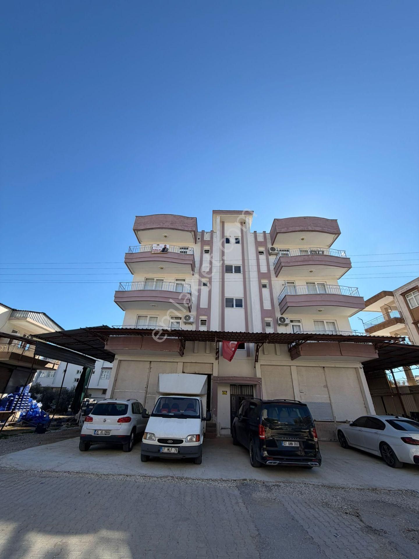 Cumhuriyet Mahallesinde 3+1 Kiralık Ferah Daire – Das Gayrimenkul