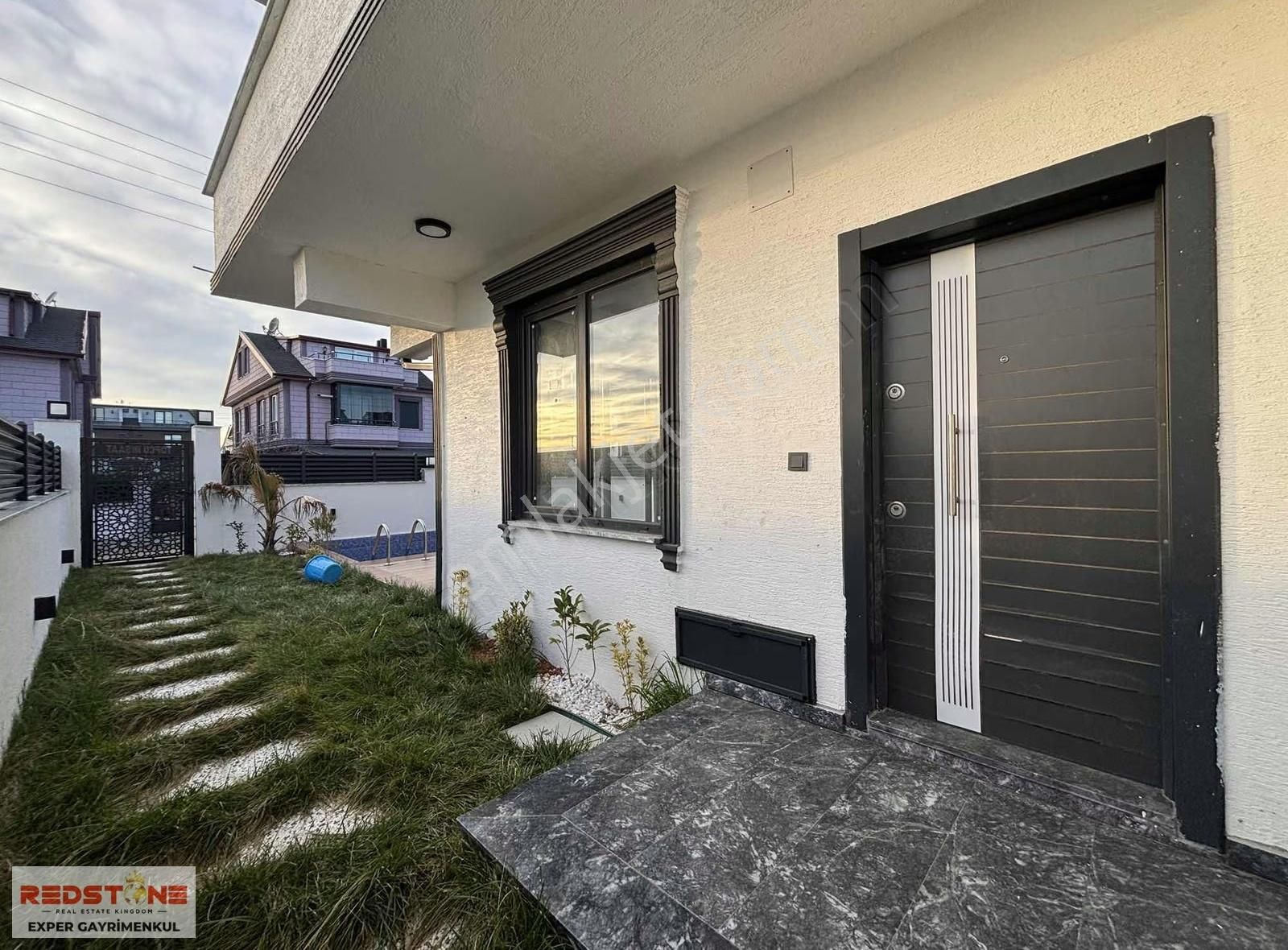 Alandere'de Denize Yakın Havuzlu Müstakil Lüx 3+1 Satılık Villa - Görsel 2