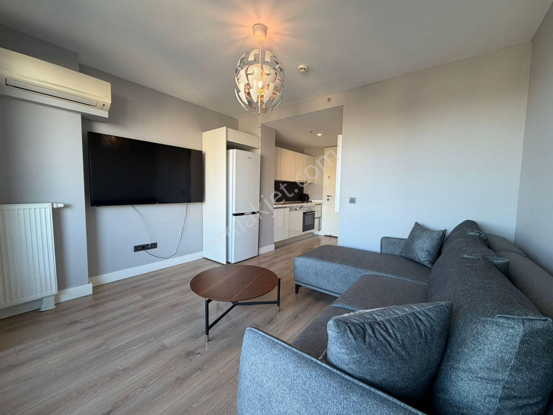 İstanbul House'dan Toya Moda'da Eşyalı Havuz Cepheli 1+0 Ara Kat