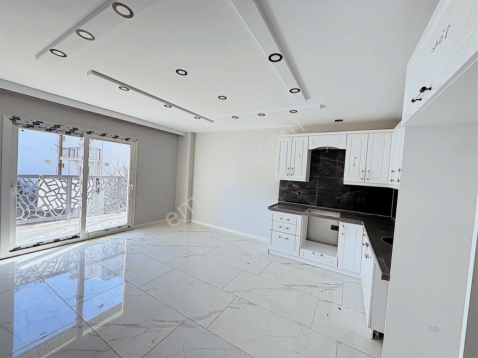 Kuşadası Davutlar Merkezde Satılık 2+1 Arakat Daire - Görsel 23