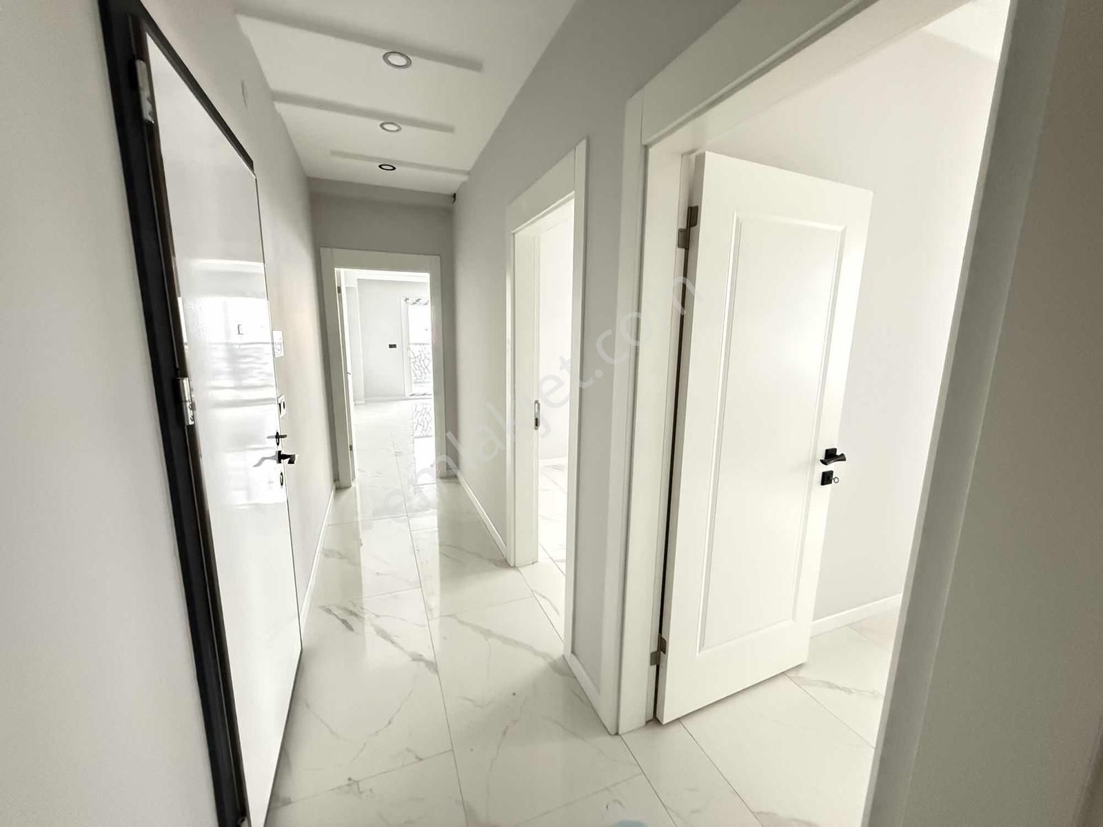 Kuşadası Davutlar Merkezde Satılık 2+1 Arakat Daire - Görsel 5