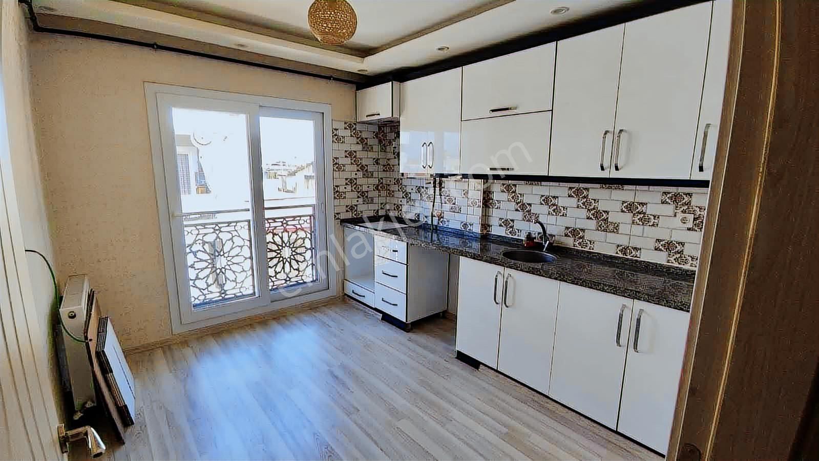 Nova'dan Yiğitler'de Hazır Kiracılı Satılık 2+1 Daire